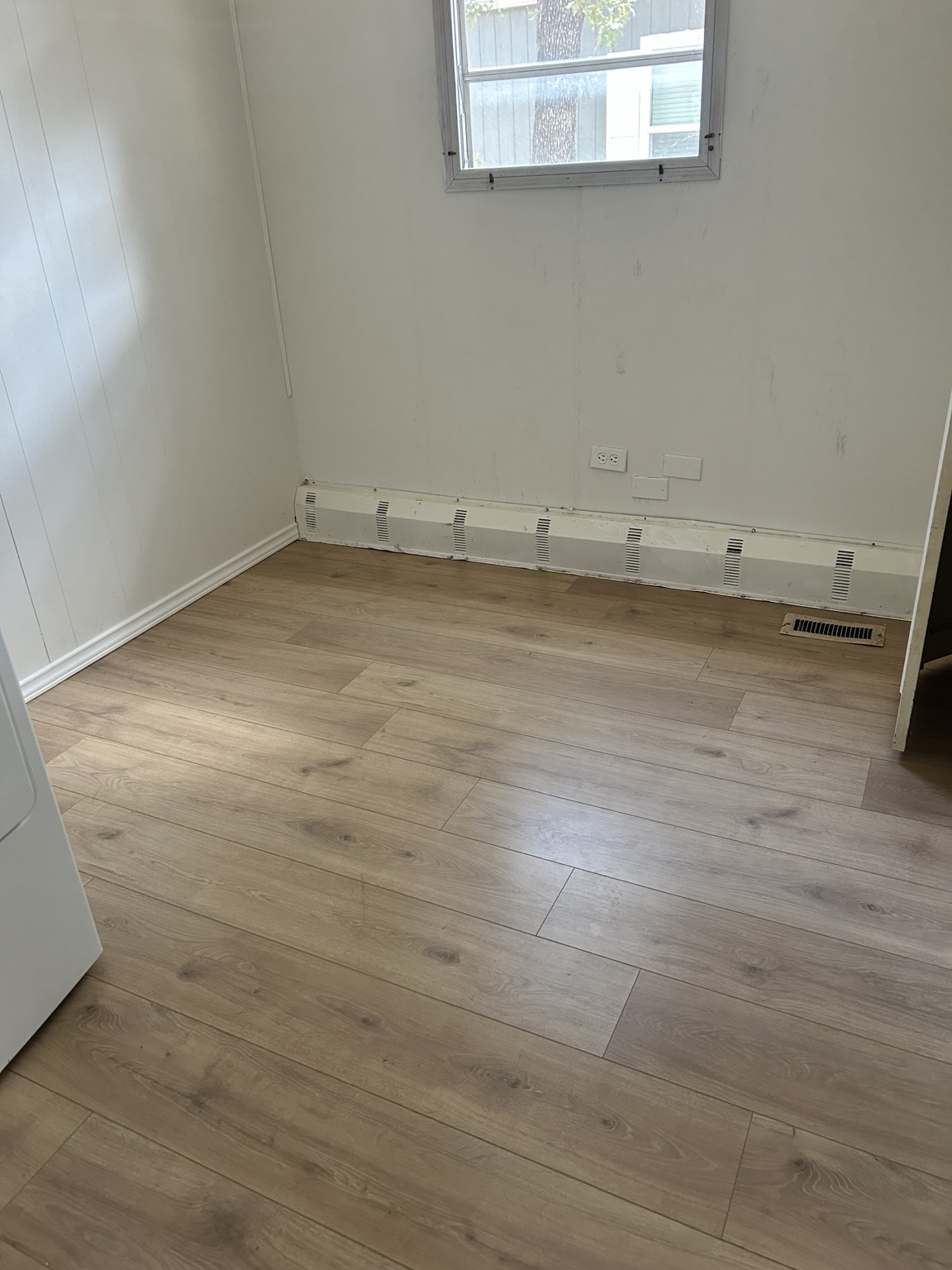 Second bedroom or flex room thumbnail